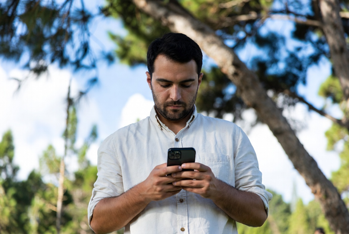 Seamless Execution Mobile Chat